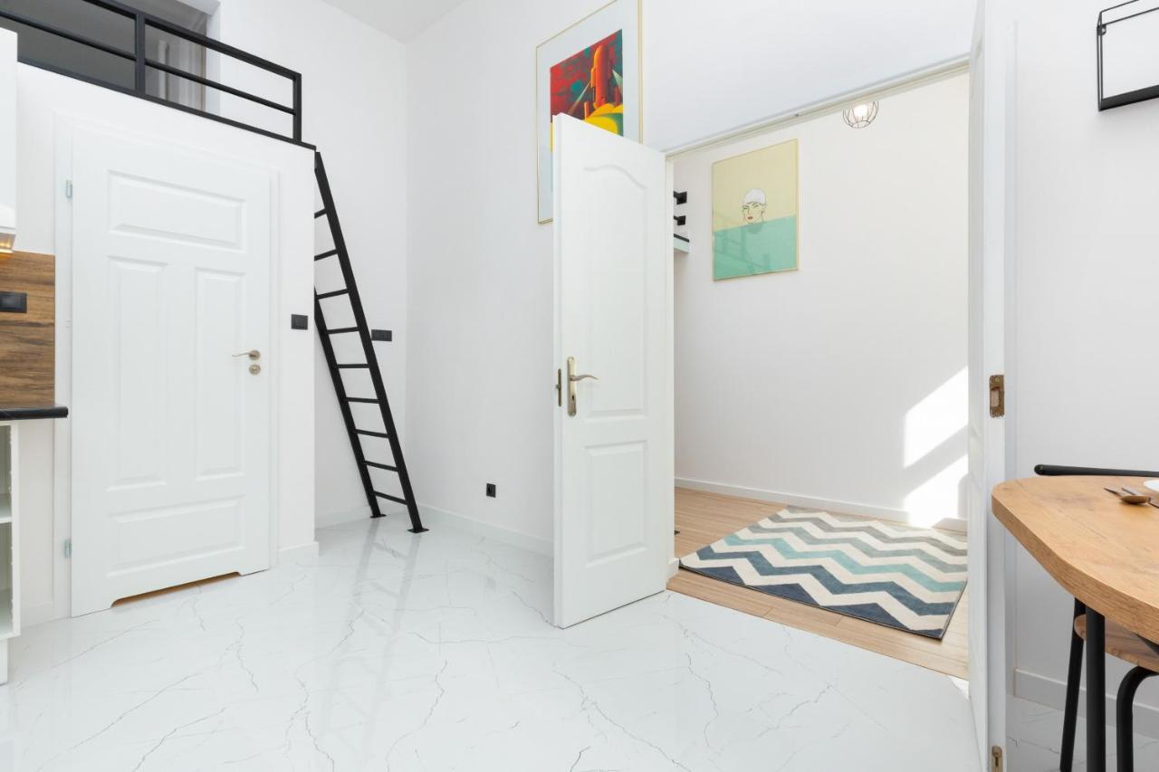 Aleje Jerozolimskie 85 By Renters Apartament